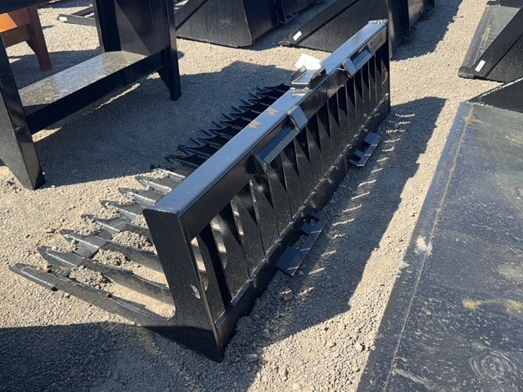 #1037-•-74"-skid-steer-skeleton-bucket-image-4