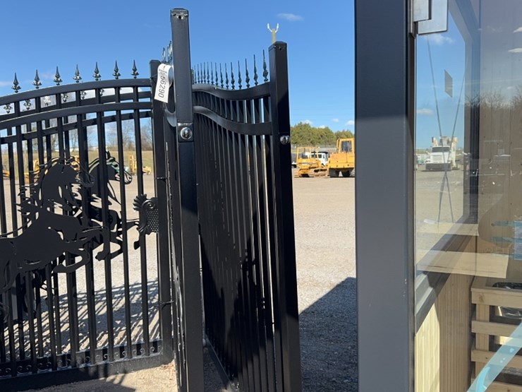 #1086-•-14'-bi-parting-wrought-iron-gate-w/-horse-scene-image-3