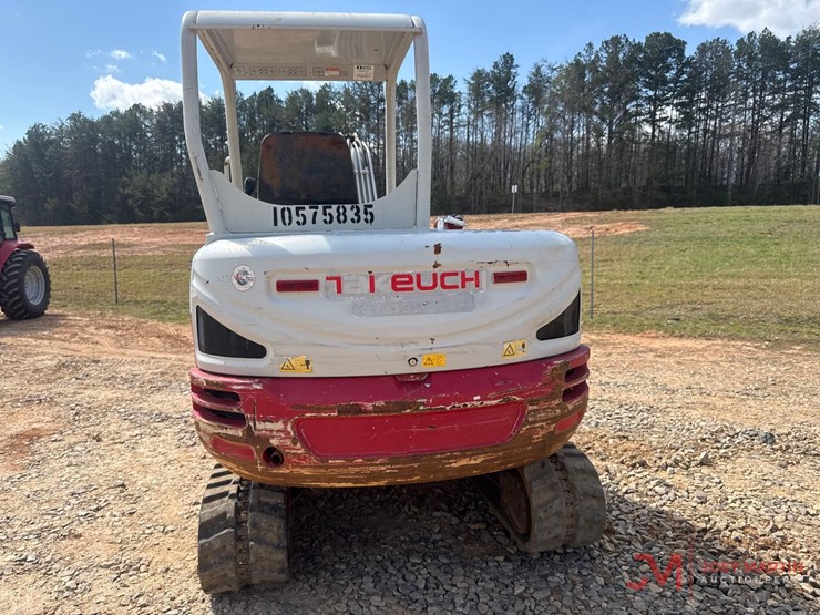 2017-takeuchi-tb240-image-8