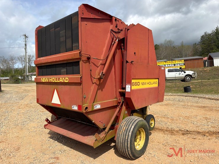 new-holland-660-image-2