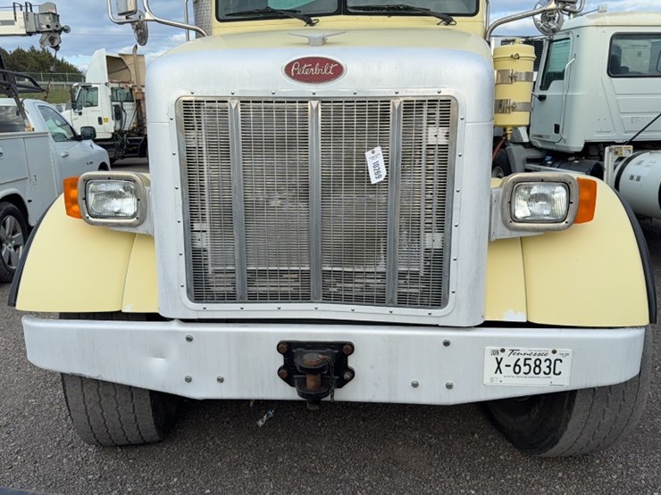 2007-peterbilt-357-image-2