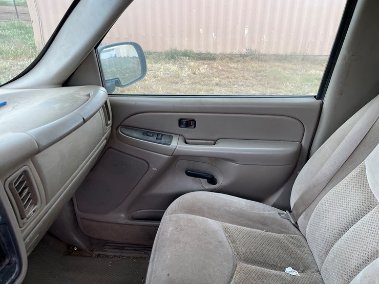 #4006-•-2005-chevy-crew-cab-truck-(az-title)-image-23