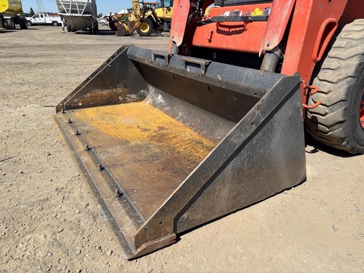 2018-kubota-ssv65-image-9