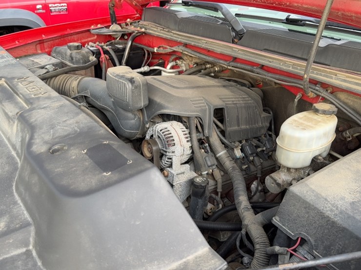 2011-chevrolet-2500-image-25