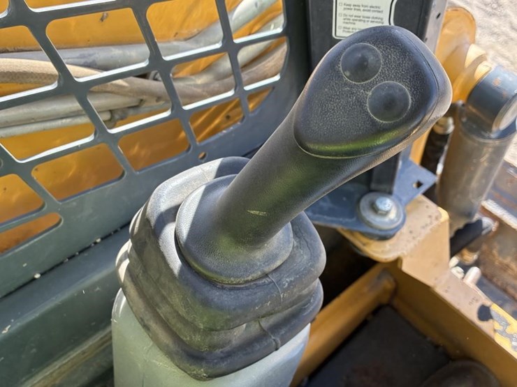 2018-gehl-rt165-image-21