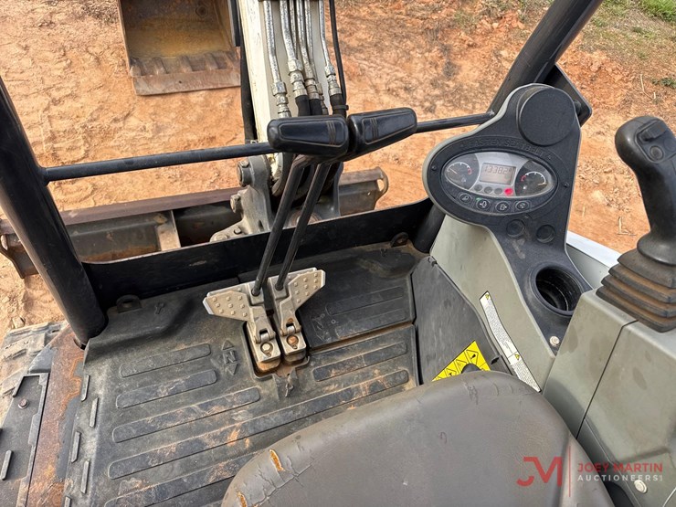 2020-bobcat-e26-image-25