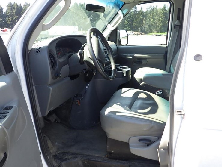 2007-ford-cargo-image-22