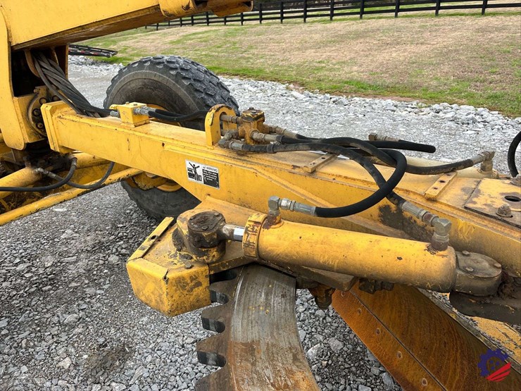 2003-volvo-g710b-image-26