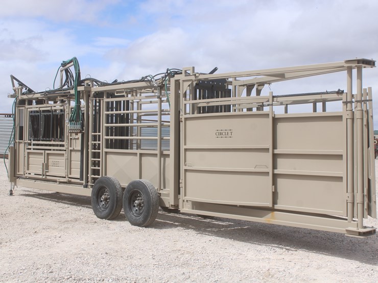#1083-•-new-circle-t-portable-complete-cattle-processing-system-image-11