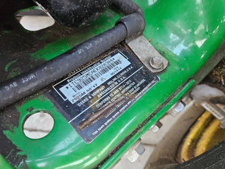 2014-john-deere-z925m-image-31