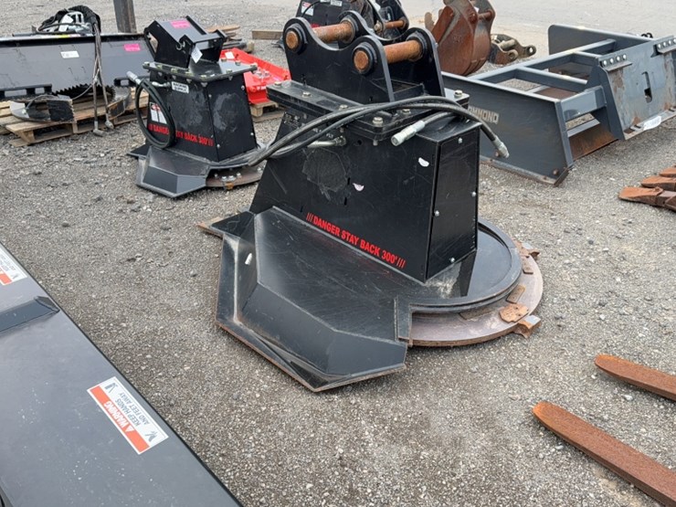 #2013-•-blue-diamond-48"-excavator-disc-mulcher-image-3