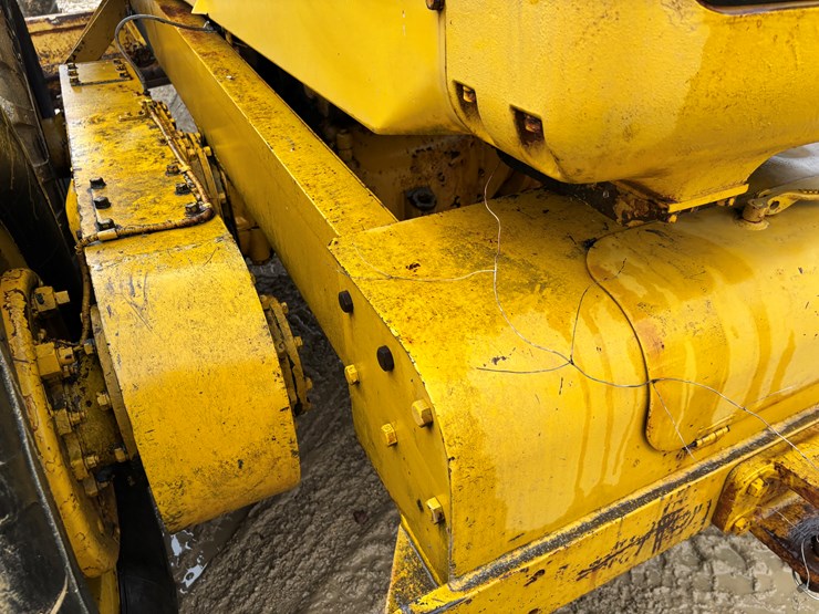 caterpillar-12-image-65