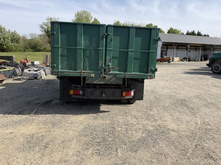 2017-isuzu-nqr-image-4