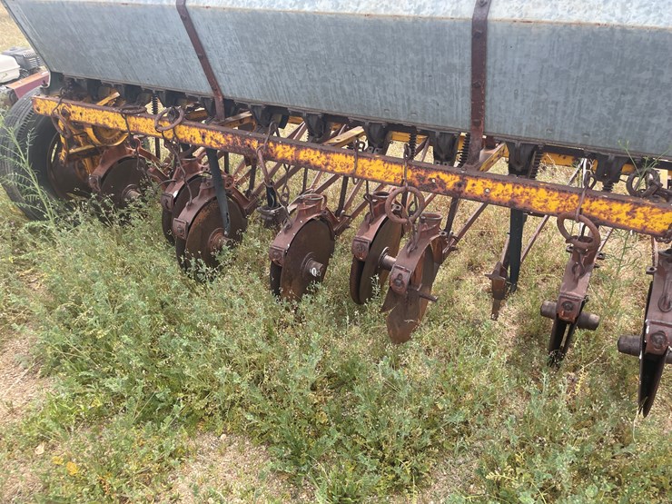 #4057-•-minneapolis-moline-grain-drill-image-9