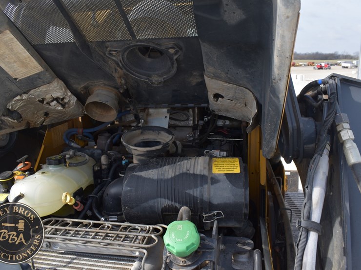 2021-deere-333g-image-26