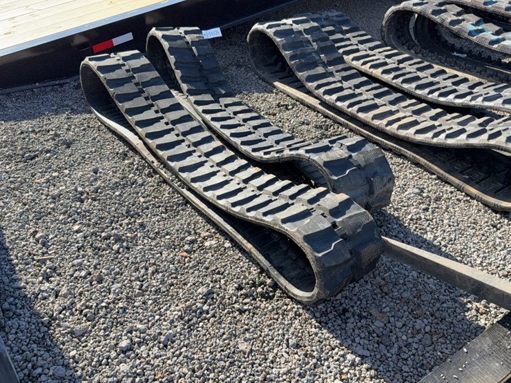 #2054-•-set-of-tnt-320x54x82-rubber-tracks-image-1