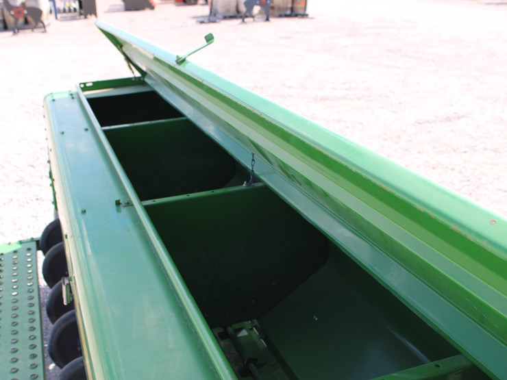 john-deere-450-image-25