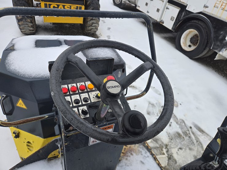 2004-bomag-bw120ad-4-image-27