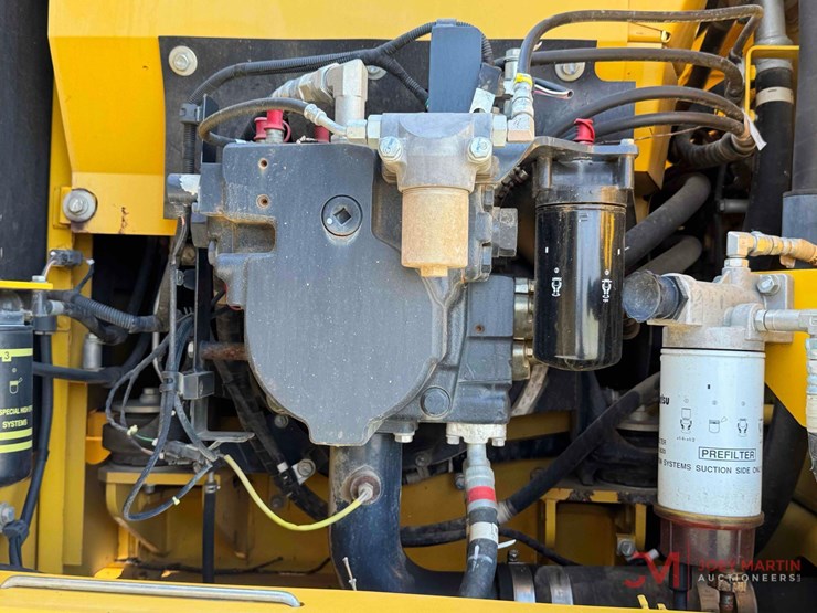komatsu-pc210-lc-10-image-22