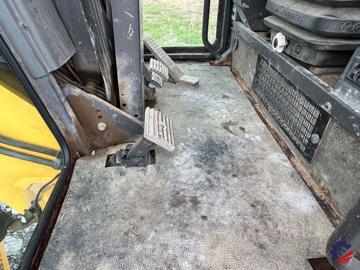 2003-volvo-g710b-image-59