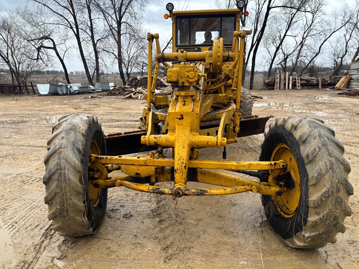 caterpillar-12-image-6