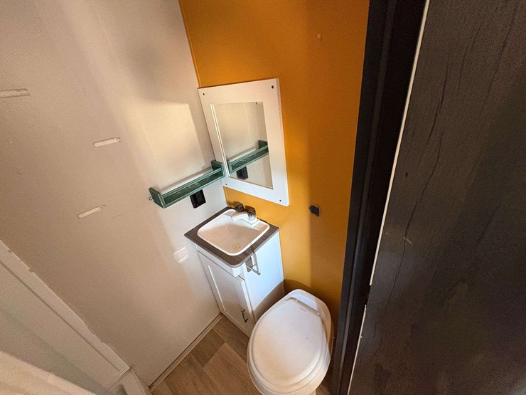 2021-keystone-hideout-travel-trailer-image-10