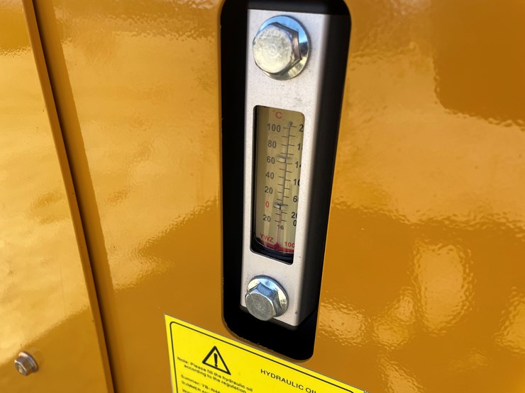 #901-•-new-land-hero-me18-mini-excavator-image-19