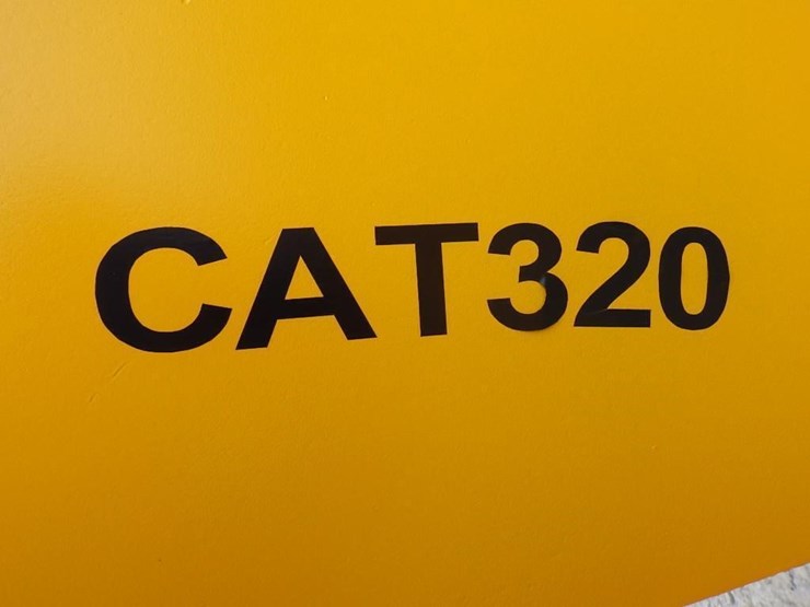 caterpillar-320-image-5