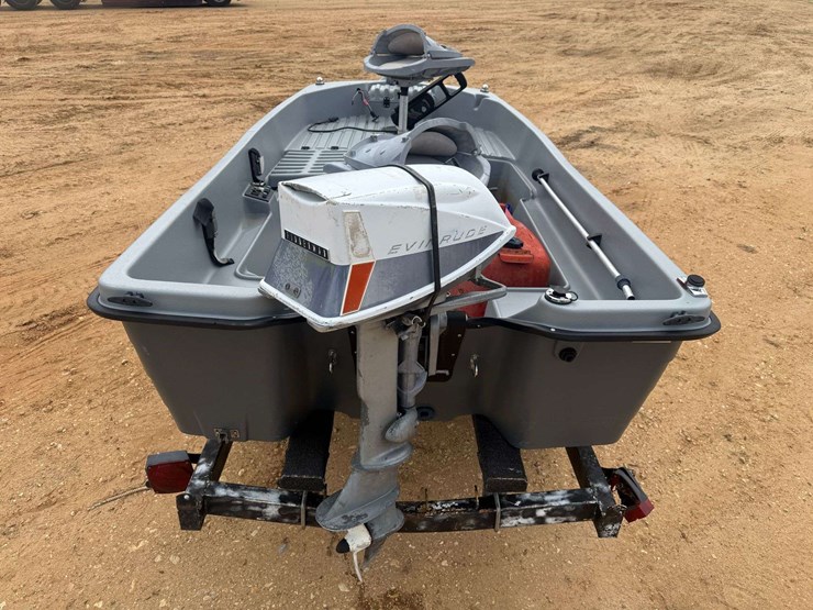 basstender-11.3-mini-bass-boat-image-13