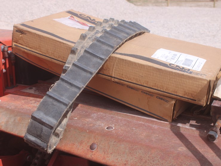 international-830-image-33