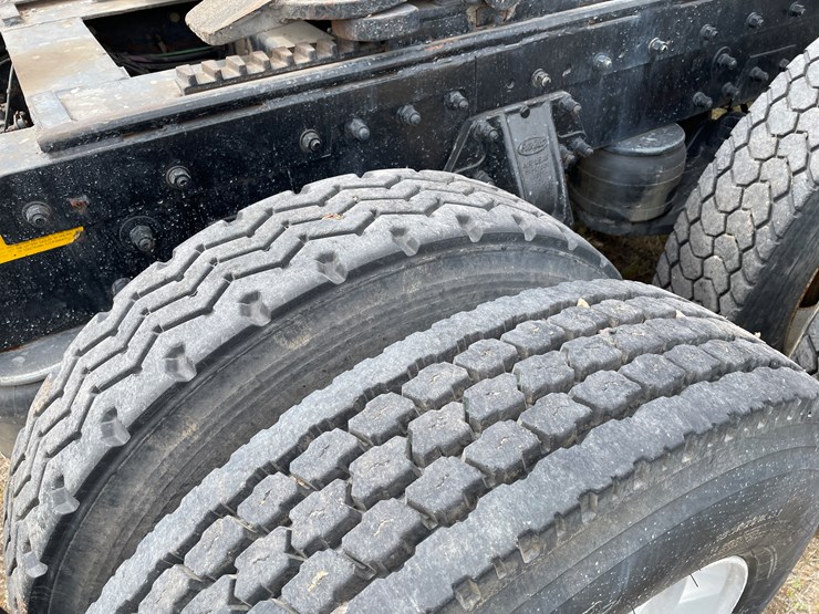 1998-peterbilt-378-image-21