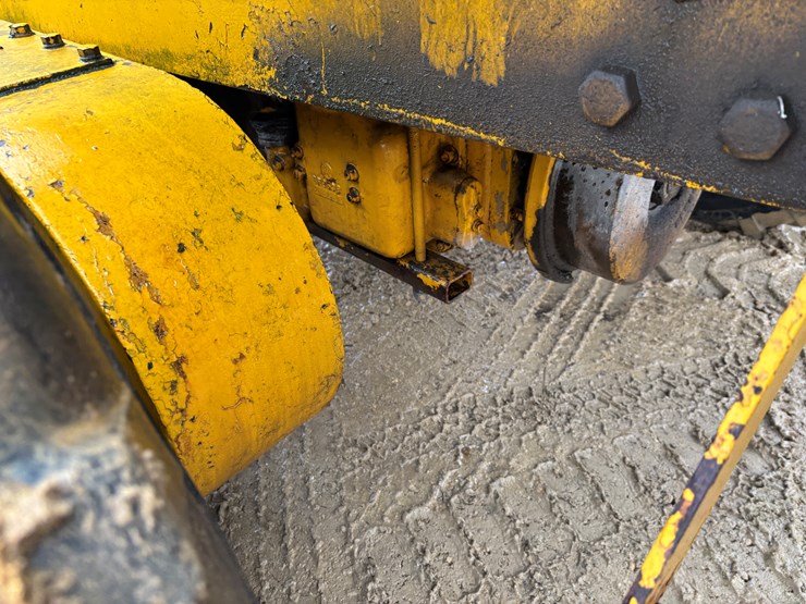 caterpillar-12-image-62