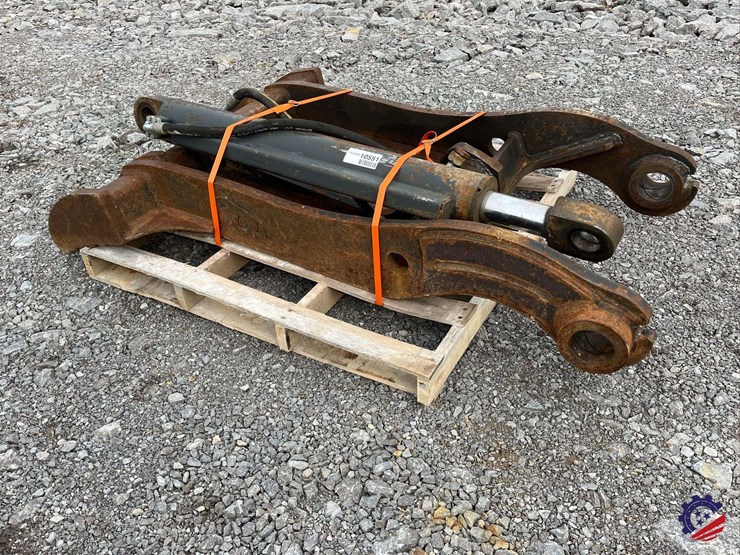 excavator-thumb-w/-hydraulic-cylinder-image-3