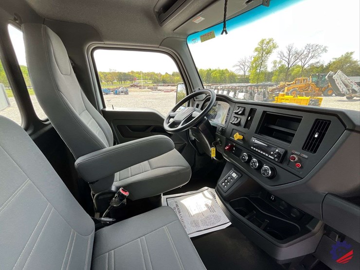 2025-kenworth-t380-image-112