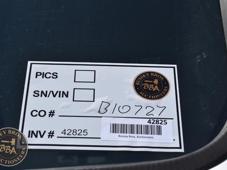 1999-volvo-vnl64t300-image-54