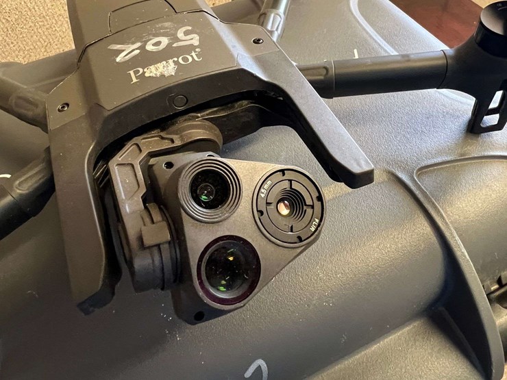 parrot-anafi-usa-foldable-drone-with-4k/thermal-camera-image-9