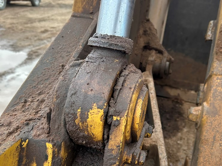 caterpillar-615c-image-19