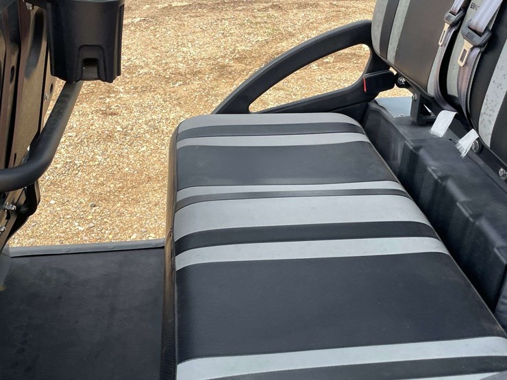2023-bintelli-electric-6-seater-golf-cart-w/-on-board-charger-(38-miles-showing)-image-12