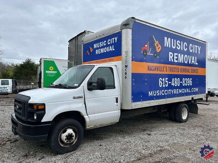 2017-ford-e450-image-1