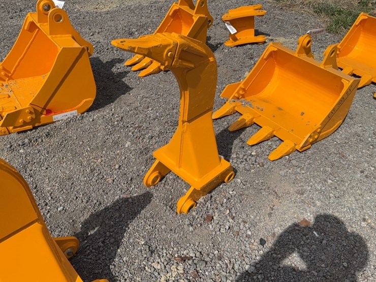 caterpillar-307-image-1