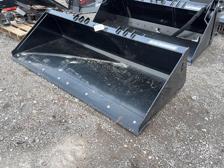 #2018-•-blue-diamond-84"-skid-steer-smooth-bucket-image-1