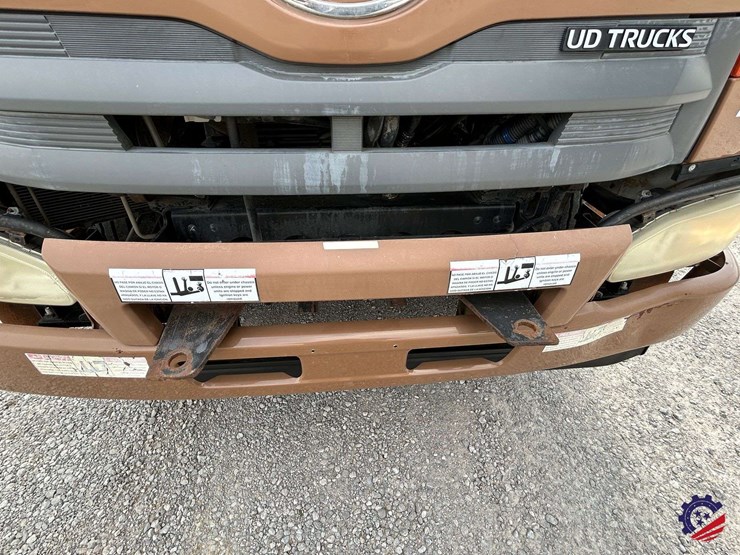 2013-ud-ud3300-s/a-garbage-truck-image-69