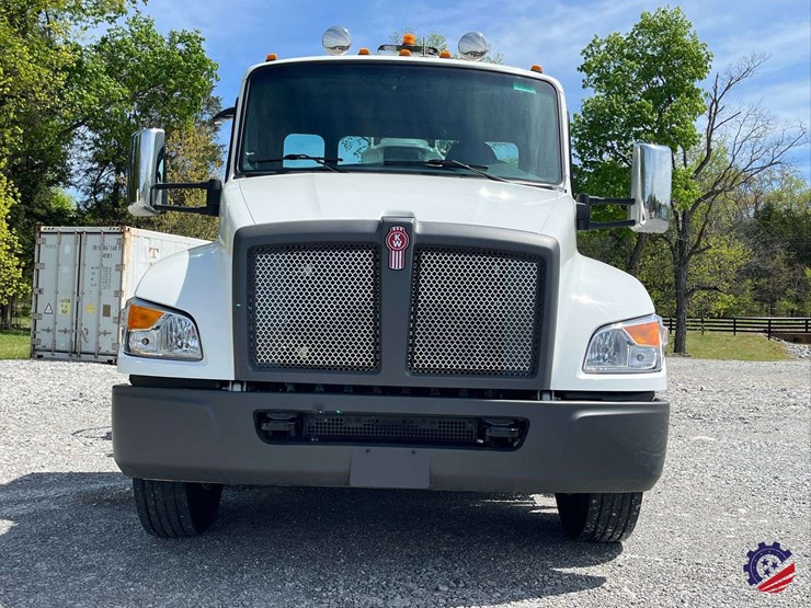 2025-kenworth-t380-image-16