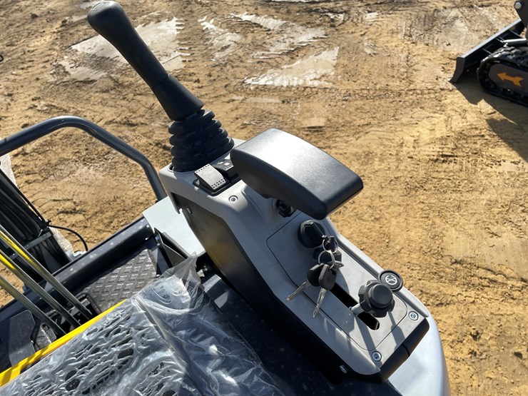 #1033-•-new-ats-me18-mini-excavator-image-13