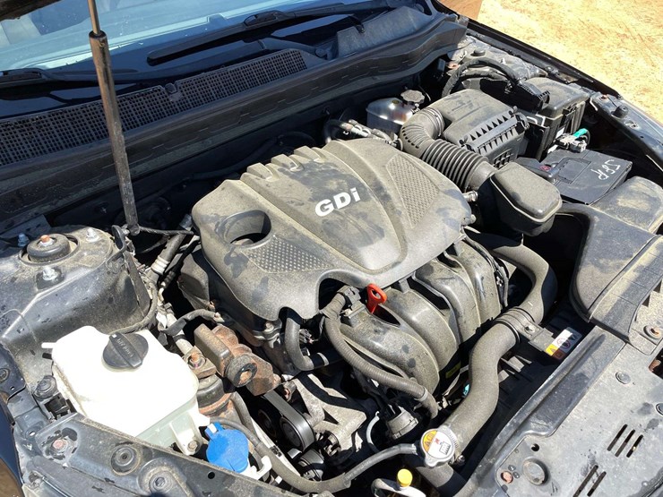 2015-kia-optima-4-door-sedan-(87,692-miles)-image-8