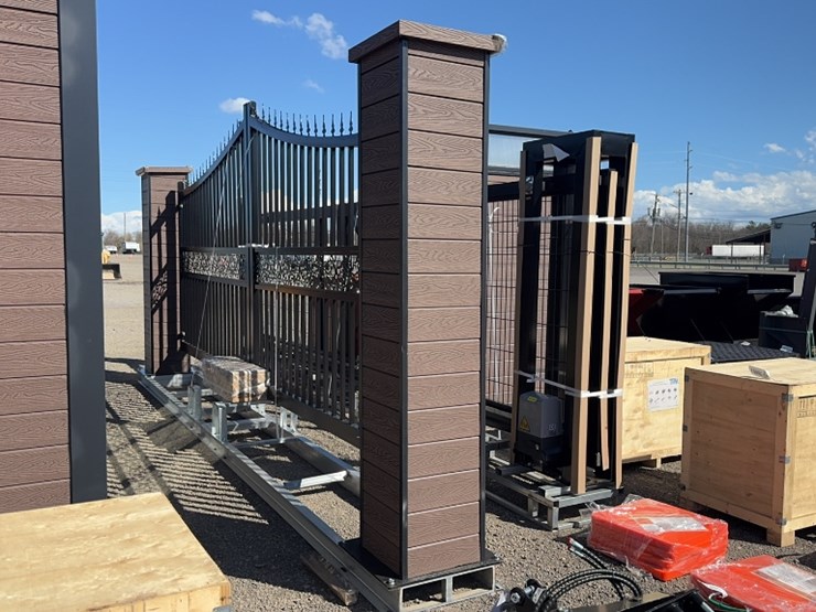 #1071-•-16'-bi-parting-gate-w/-posts-and-electric-opener-image-1