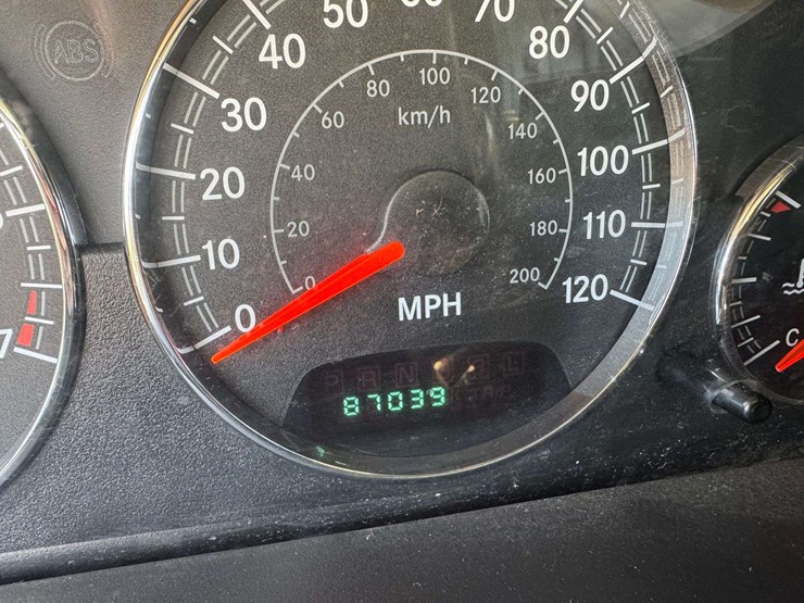 2005-chrysler-sebring-touring-convertible-coupe---87,039-miles-image-31