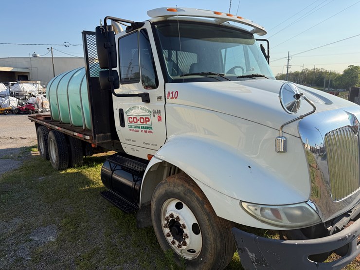 2005-case-ih-8600-image-3