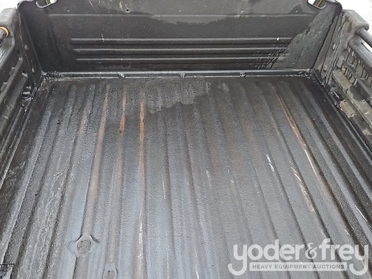 2013-john-deere-gator-image-14