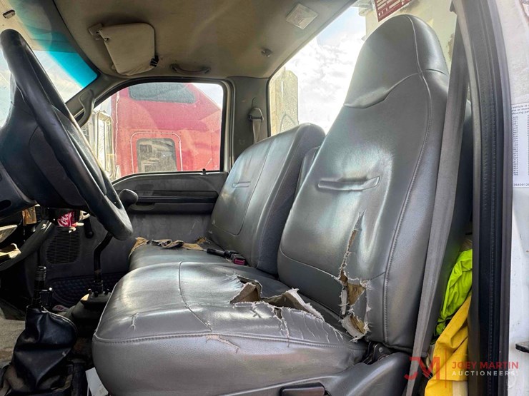 2006-ford-f750-xl-image-19